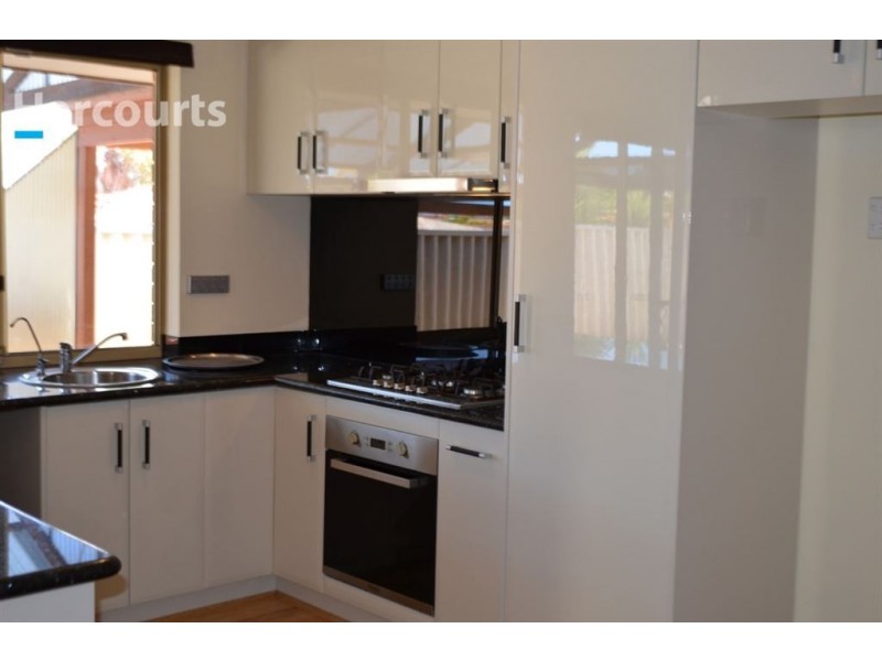 16 Sandon Elbow, Merriwa WA 6030