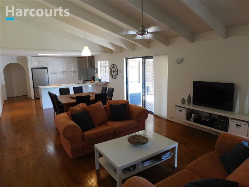 5 Chase Court, Woodvale WA 6026