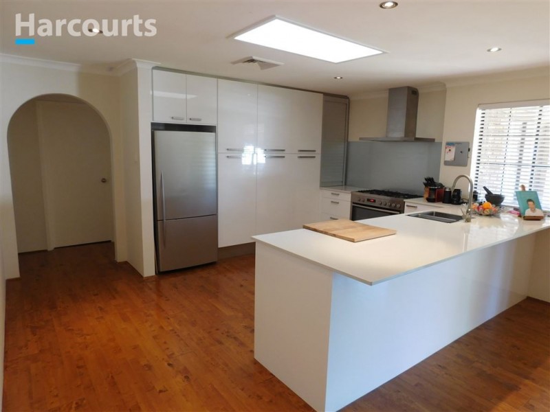 5 Chase Court, Woodvale WA 6026