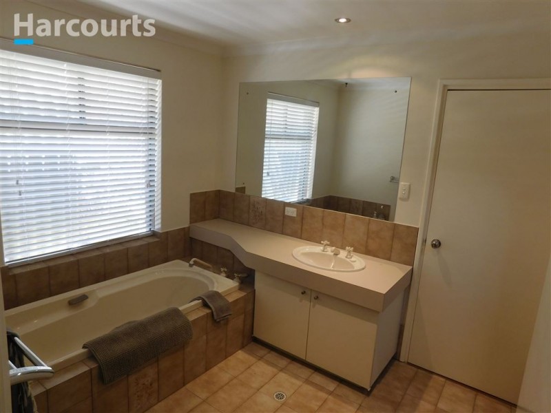 5 Chase Court, Woodvale WA 6026