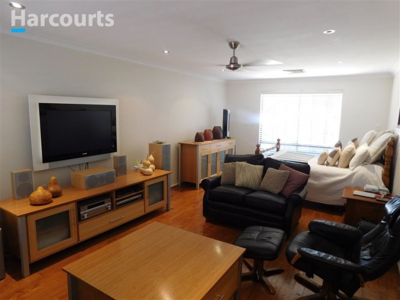 5 Chase Court, Woodvale WA 6026