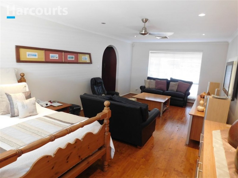 5 Chase Court, Woodvale WA 6026