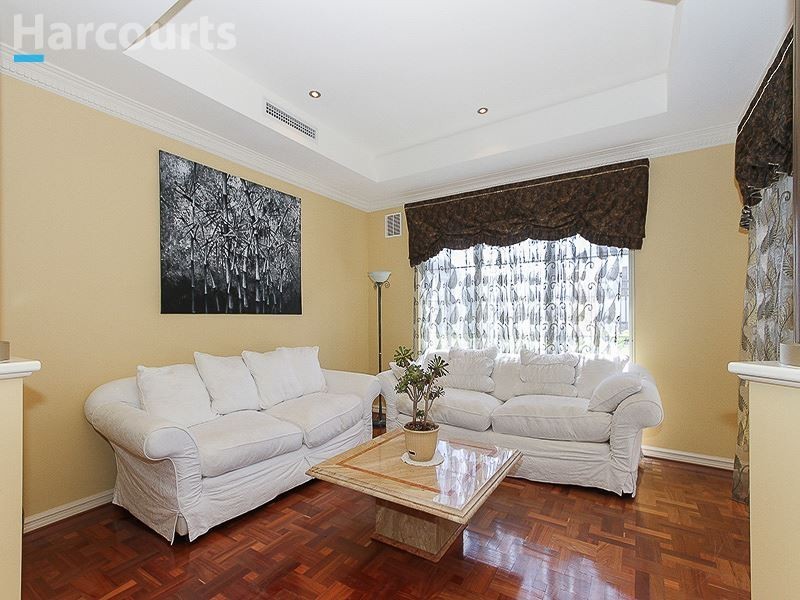 22 Chandela Loop, Currambine WA 6028