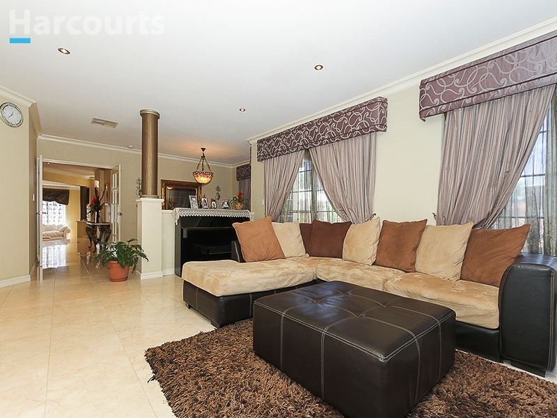 22 Chandela Loop, Currambine WA 6028