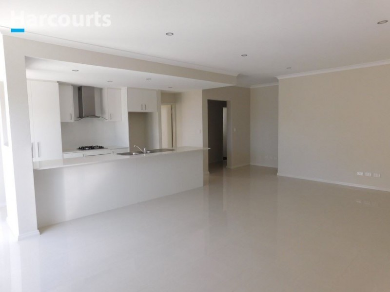 2/48 Kembla Circle, Madeley WA 6065