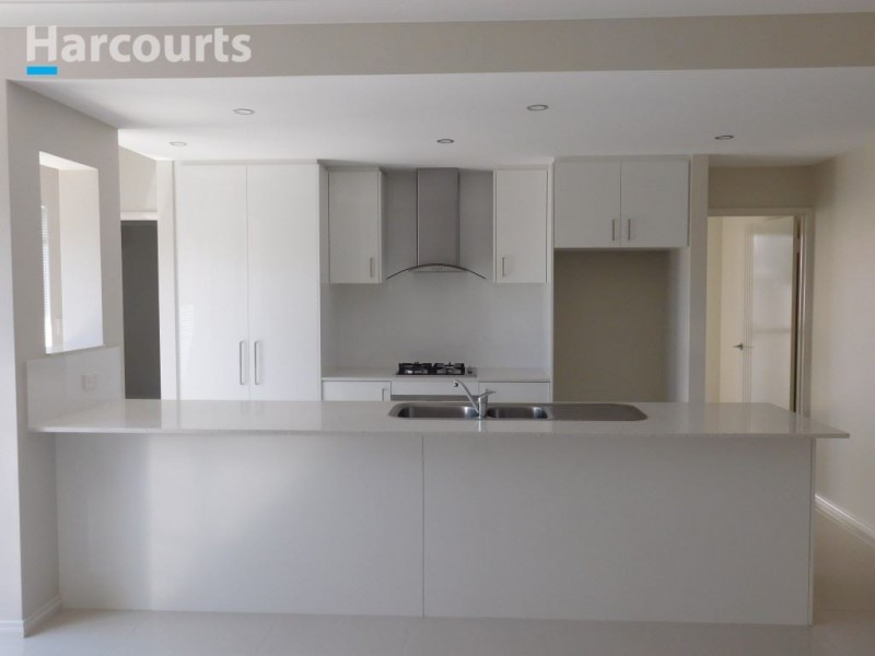 2/48 Kembla Circle, Madeley WA 6065