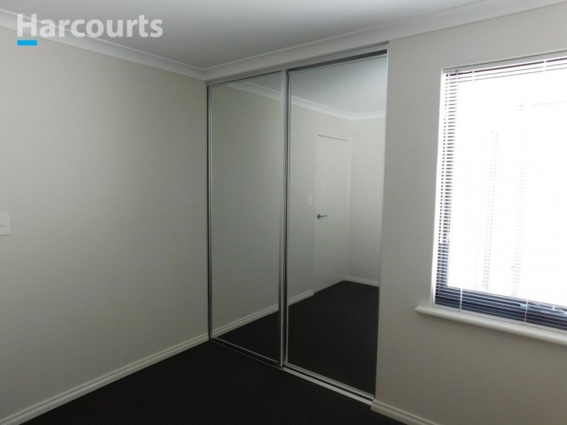 2/48 Kembla Circle, Madeley WA 6065