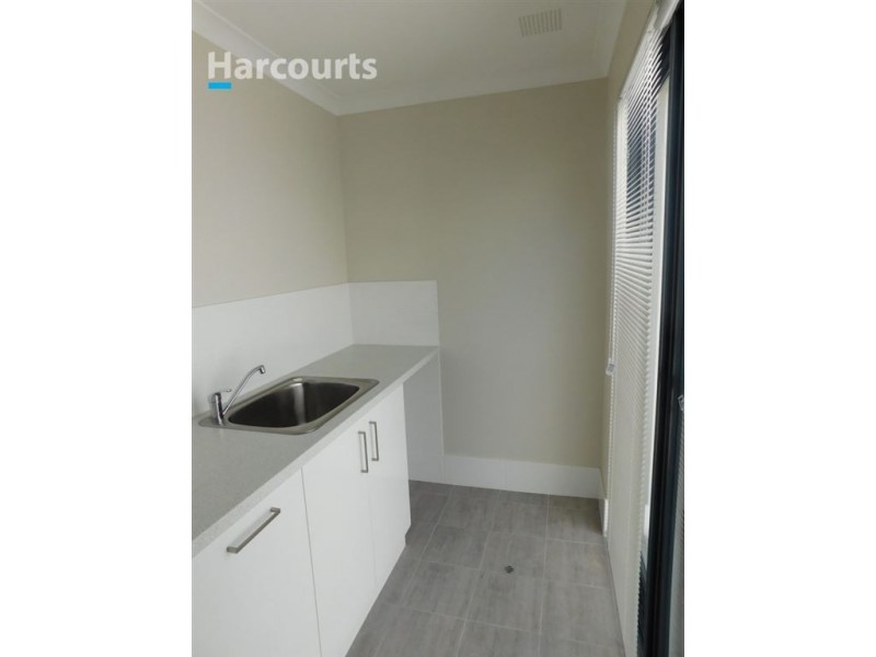 2/48 Kembla Circle, Madeley WA 6065