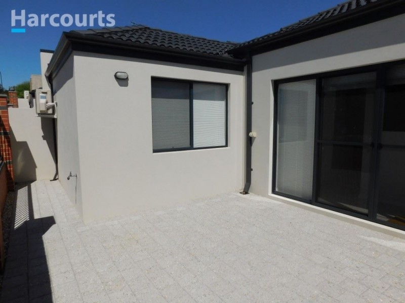 2/48 Kembla Circle, Madeley WA 6065