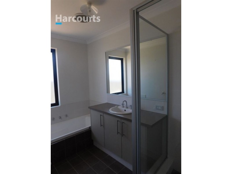 5 Oligantha Elbow, Banksia Grove WA 6031