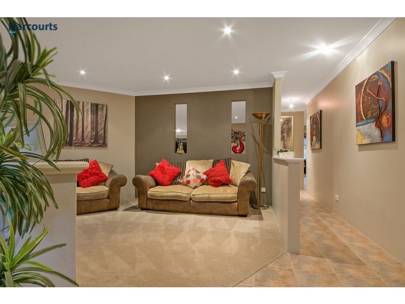 8 Strathalbyn Loop, Carramar WA 6031
