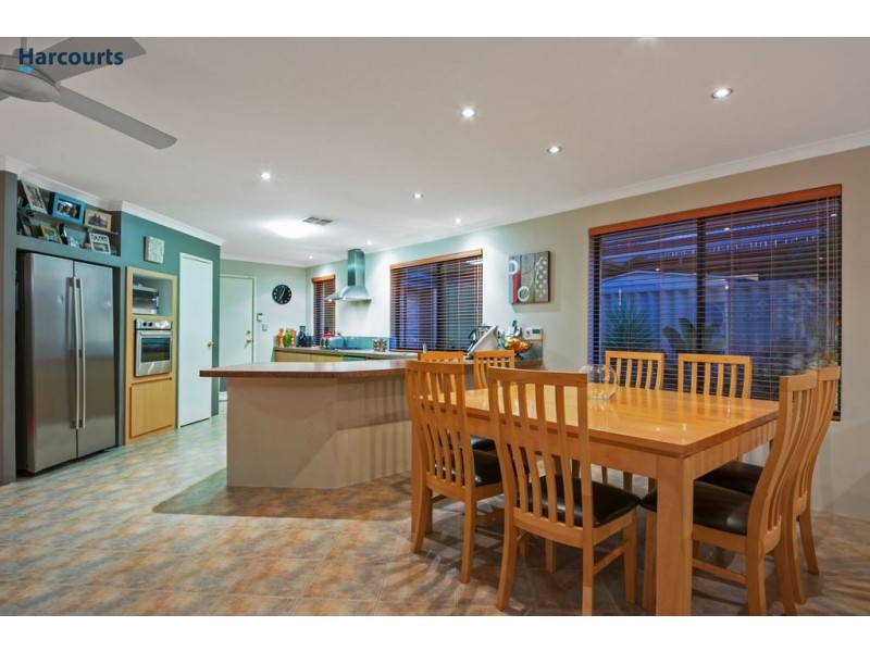 8 Strathalbyn Loop, Carramar WA 6031