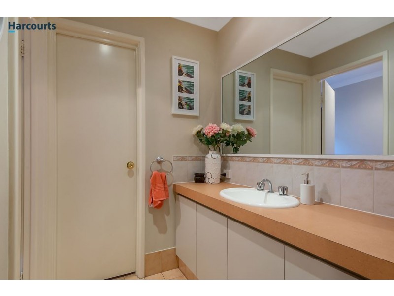8 Strathalbyn Loop, Carramar WA 6031
