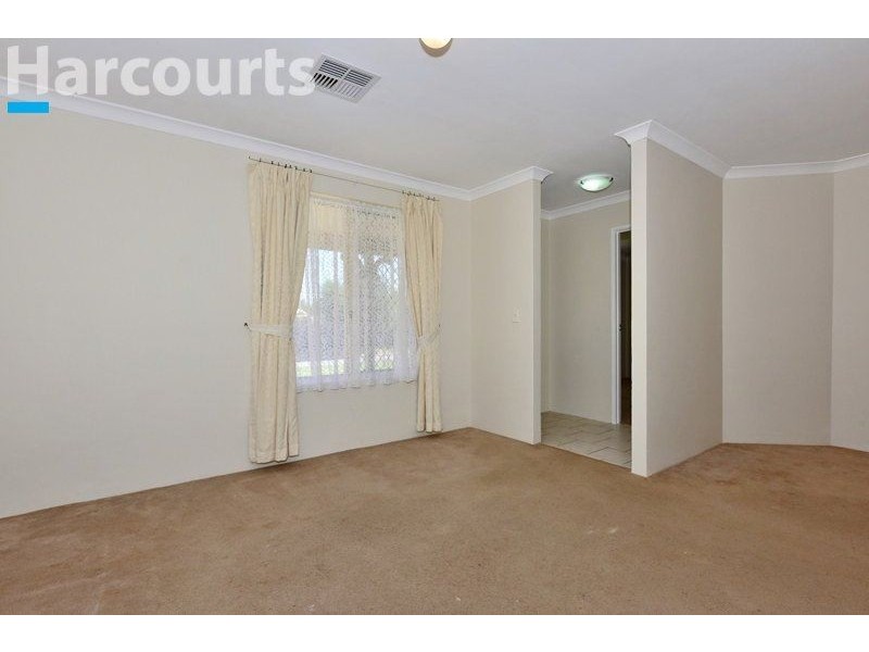 25 Kangaroo Entrance, Stratton WA 6056