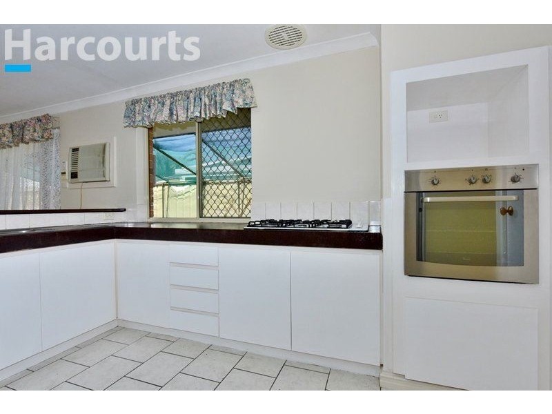 25 Kangaroo Entrance, Stratton WA 6056