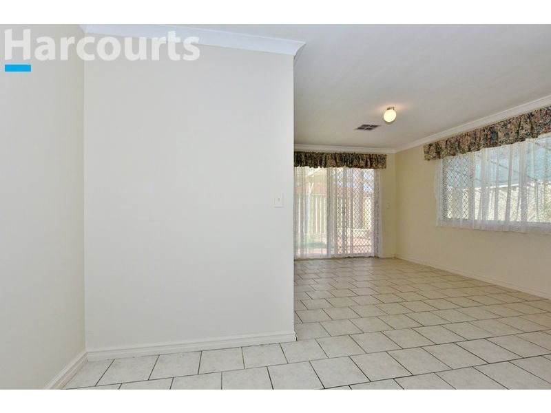 25 Kangaroo Entrance, Stratton WA 6056