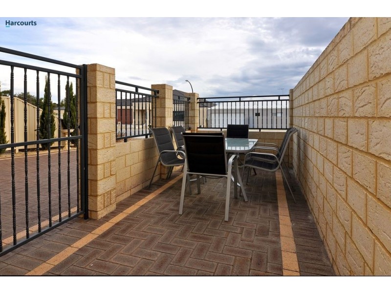 33 Susan Road, Madeley WA 6065