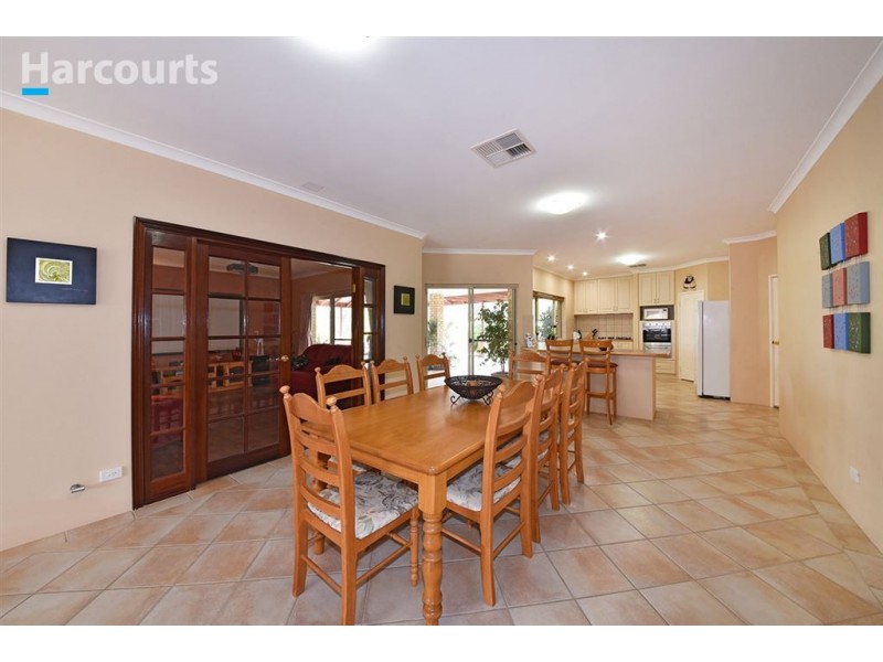 32 Pennygum Place, Mariginiup WA 6078