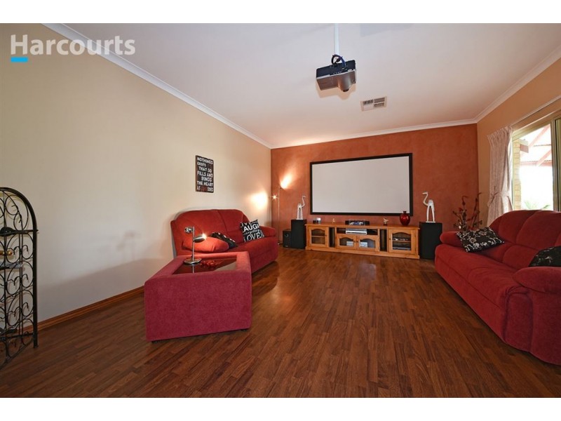 32 Pennygum Place, Mariginiup WA 6078