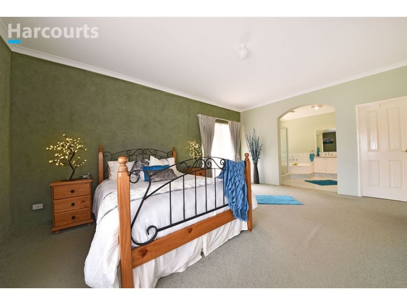 32 Pennygum Place, Mariginiup WA 6078