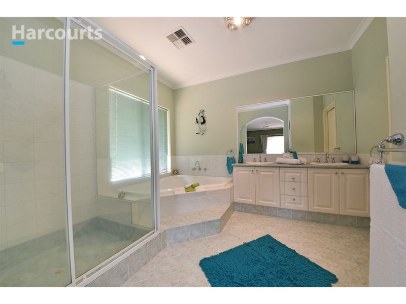 32 Pennygum Place, Mariginiup WA 6078