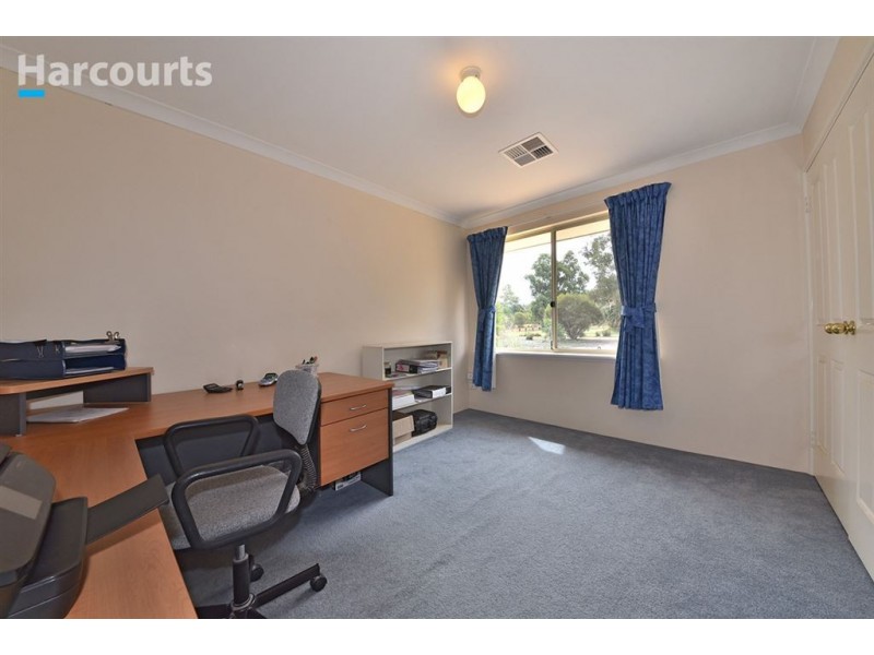 32 Pennygum Place, Mariginiup WA 6078