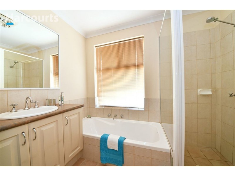 32 Pennygum Place, Mariginiup WA 6078