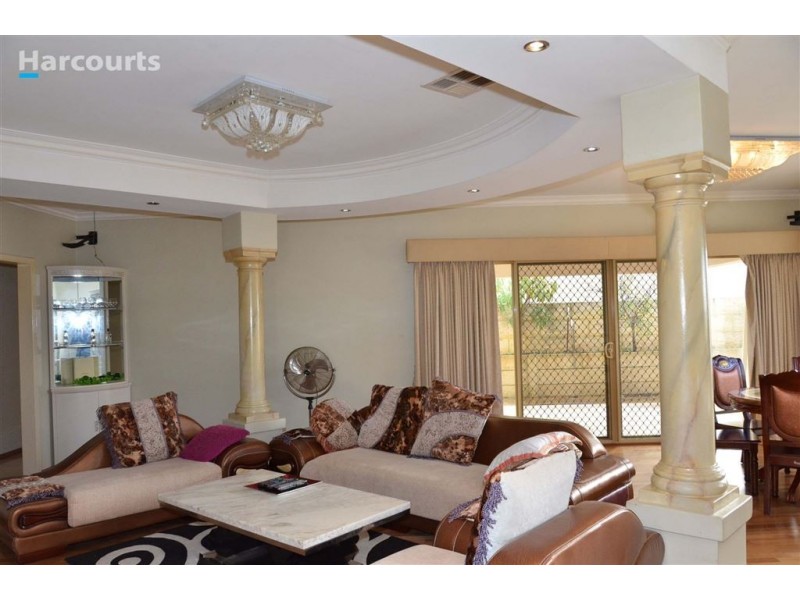 10 Hardcastle Avenue, Landsdale WA 6065