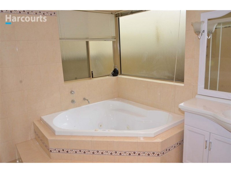 10 Hardcastle Avenue, Landsdale WA 6065