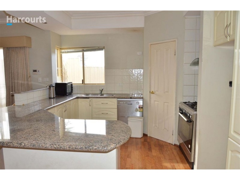 10 Hardcastle Avenue, Landsdale WA 6065