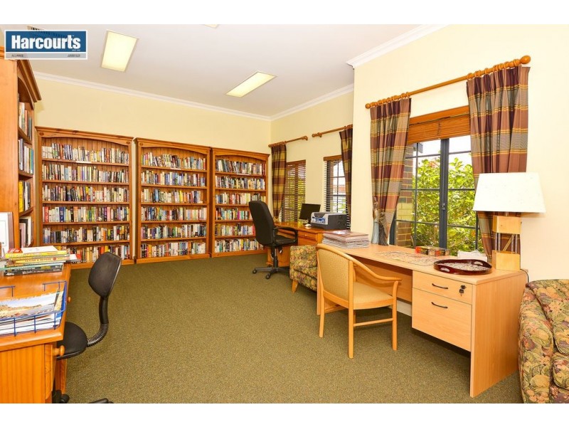 Villa 92/41 Geographe Way, Thornlie WA 6108