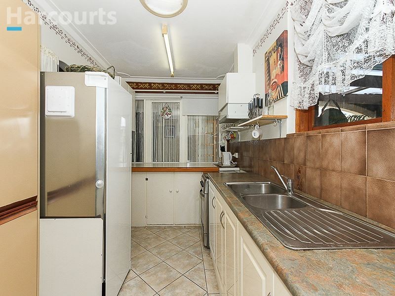 6 Malabar Crescent, Craigie WA 6025