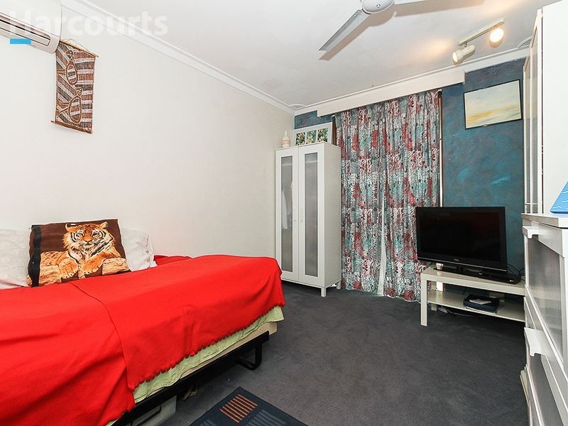 6 Malabar Crescent, Craigie WA 6025