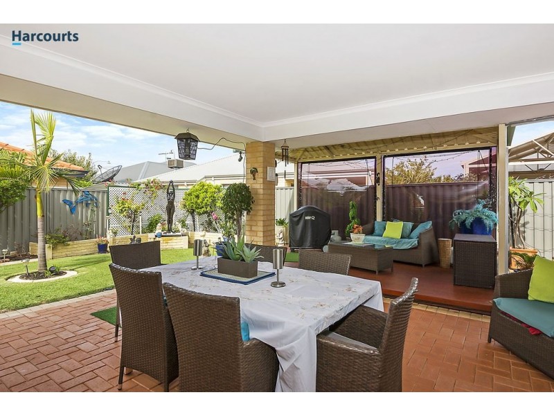 4 Rosette Place, Piara Waters WA 6112