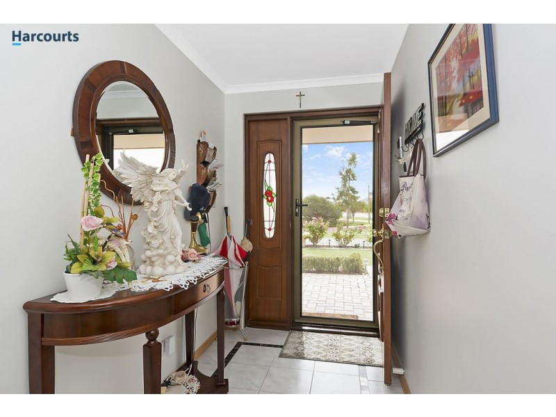 4 Rosette Place, Piara Waters WA 6112