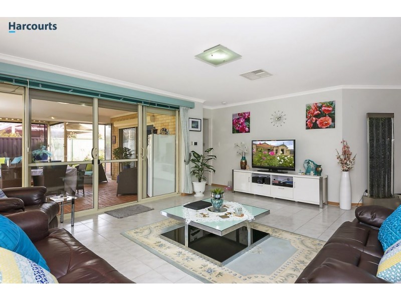 4 Rosette Place, Piara Waters WA 6112