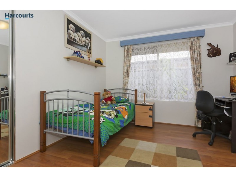 4 Rosette Place, Piara Waters WA 6112
