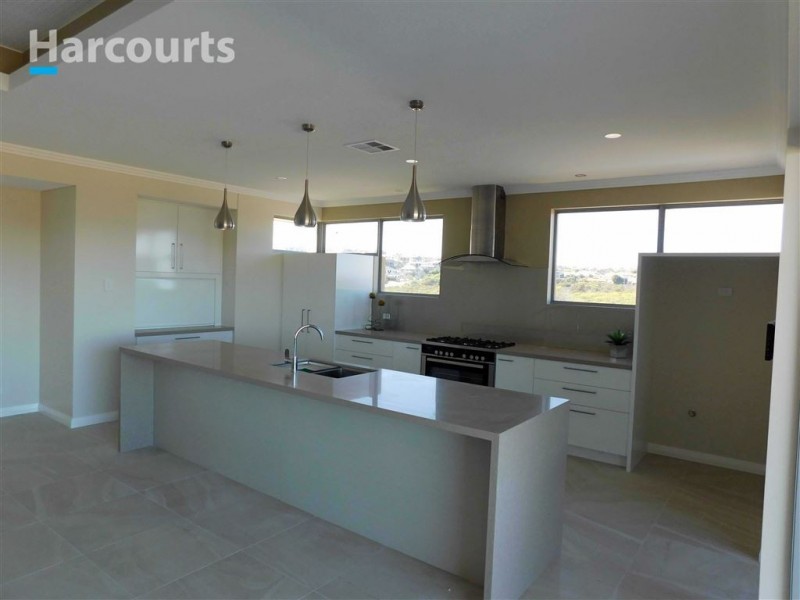 2 McPharlin Avenue, Quinns Rocks WA 6030