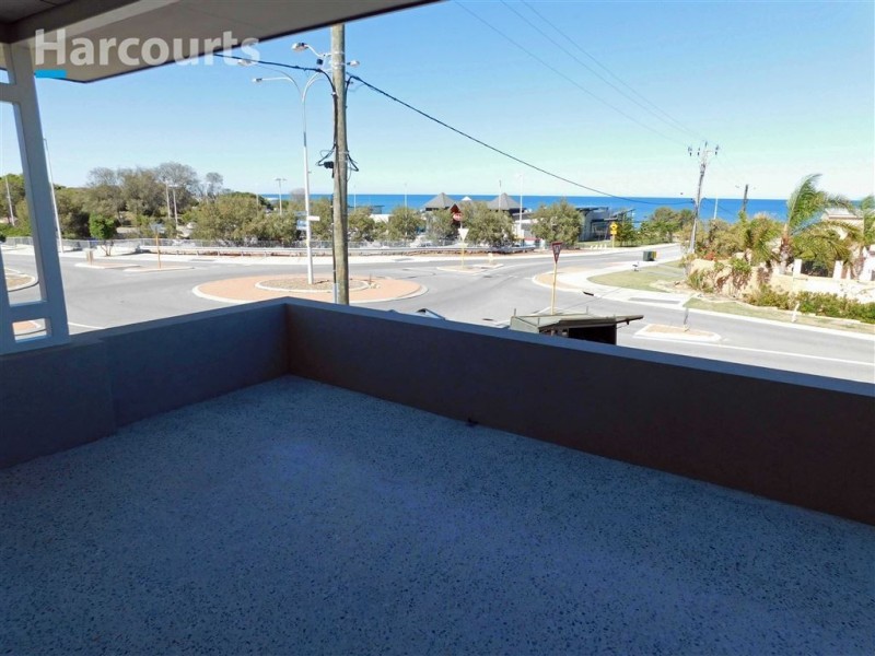 2 McPharlin Avenue, Quinns Rocks WA 6030