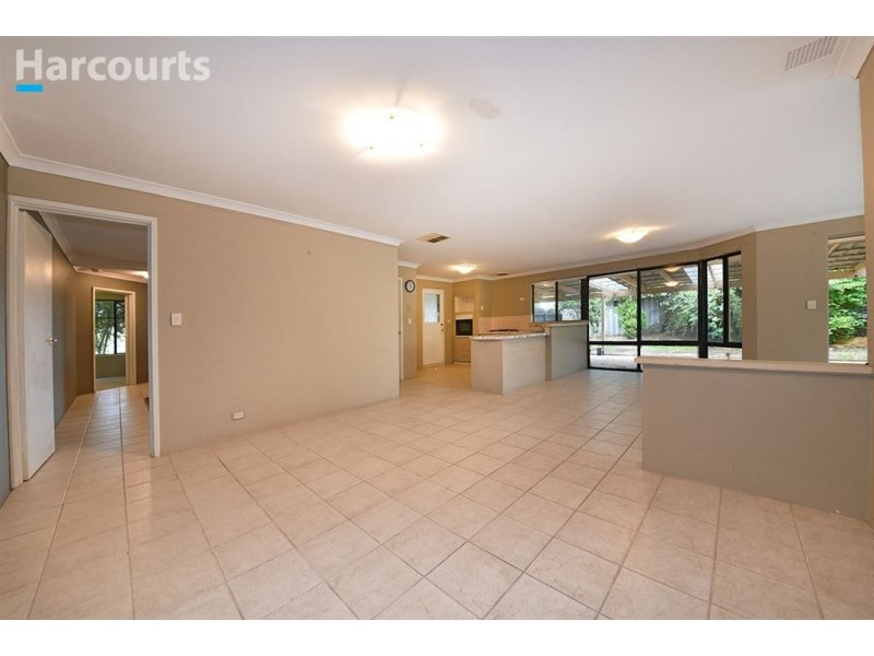 6 Dauphine Place, Joondalup WA 6027