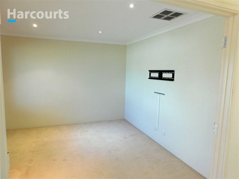 10 Kinta Way, Tapping WA 6065