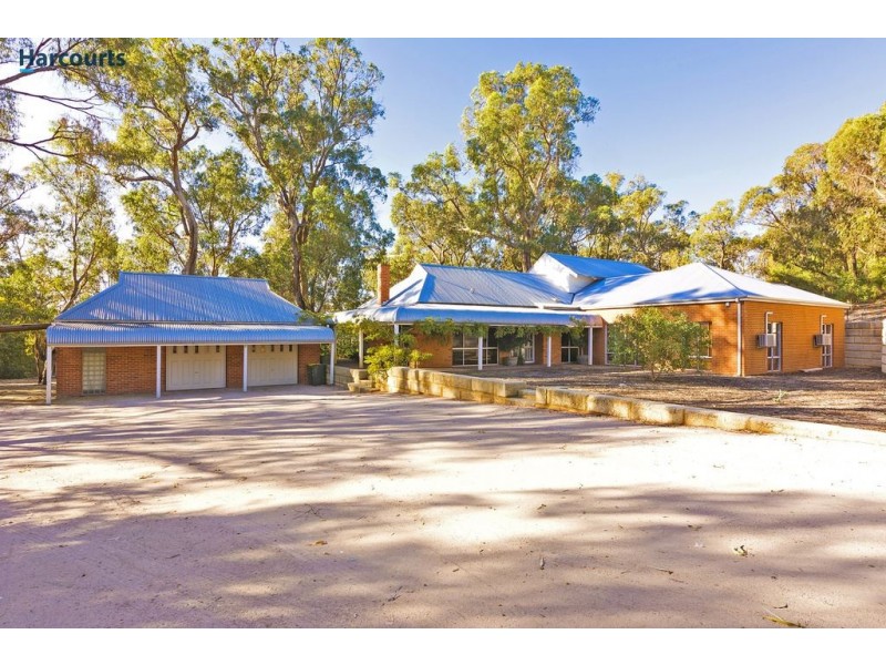 71 Bushland Retreat, Carramar WA 6031