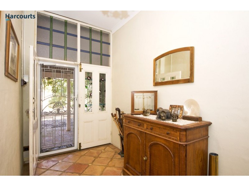 71 Bushland Retreat, Carramar WA 6031