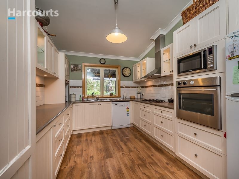 13 Patens Drive, Lower Chittering WA 6084