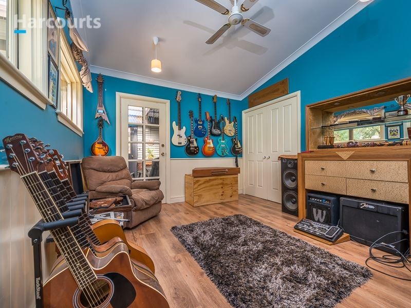 13 Patens Drive, Lower Chittering WA 6084