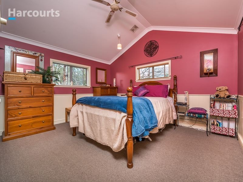 13 Patens Drive, Lower Chittering WA 6084