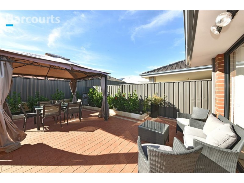 14 Jingana Road, Banksia Grove WA 6031