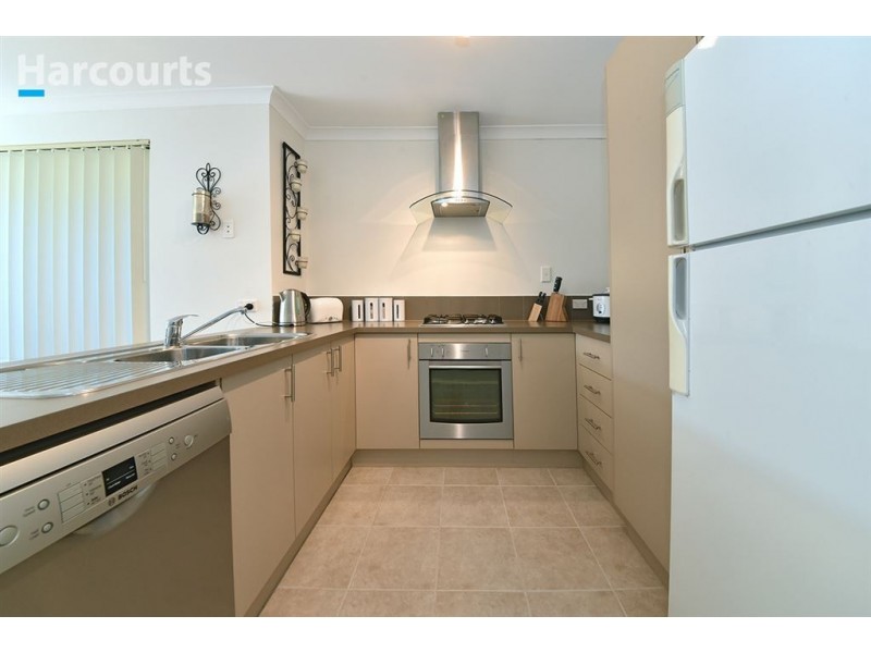 14 Jingana Road, Banksia Grove WA 6031