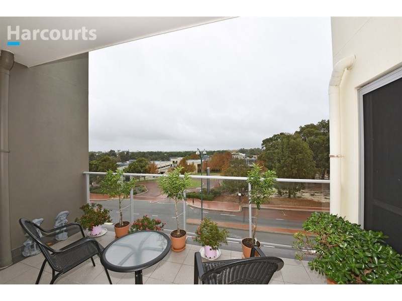 25/88 Lakeside Drive, Joondalup WA 6027