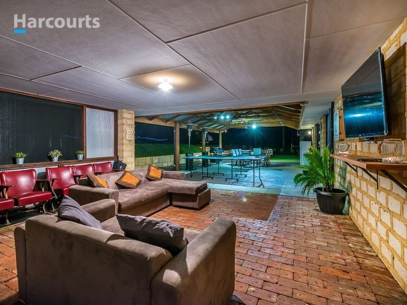 300 Santa Gertrudis Drive, Lower Chittering WA 6084